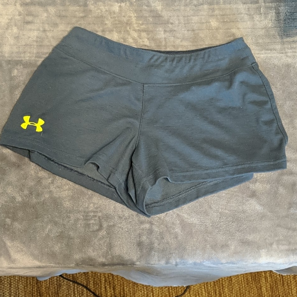 women Under Armour shorts